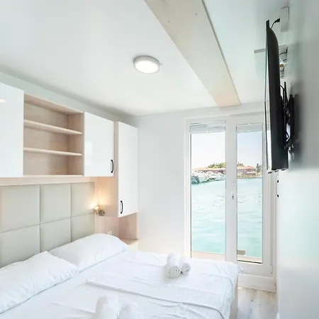 Botel Dream Houseboat With Sea View And Hot Tub Novigrad (Istria)