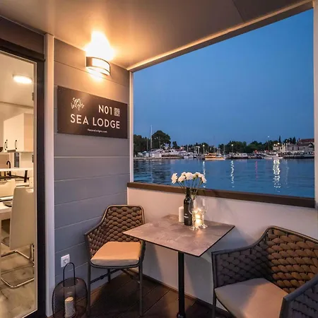 Dream Houseboat With Sea View And Hot Tub Botel 3*