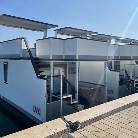Dream Houseboat With Sea View And Hot Tub Botel 3*