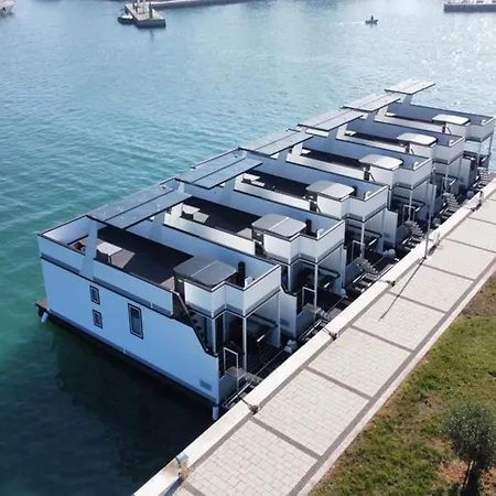 Botel Dream Houseboat With Sea View And Hot Tub 3*
