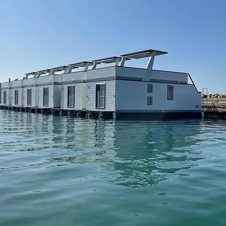 Dream Houseboat With Sea View And Hot Tub Botel 3*