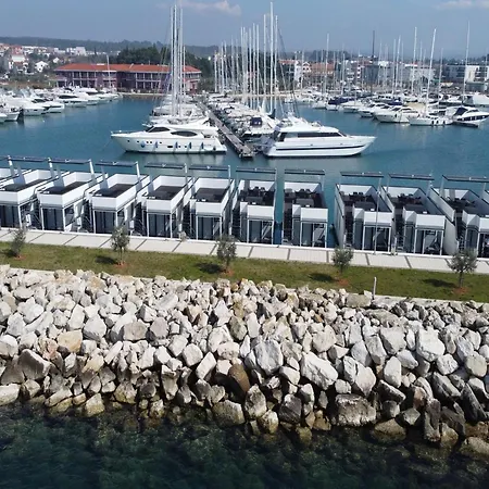 Botel Dream Houseboat With Sea View And Hot Tub 3*
